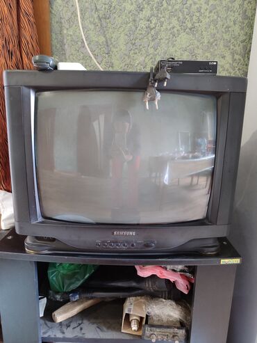 Телевизоры: Продаю телевизор SAMSUNG на пульте рабочий