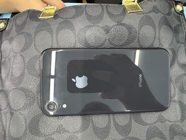 срочно срочно продаю горит: IPhone Xr, Б/у, 64 ГБ, Черный, Зарядное устройство