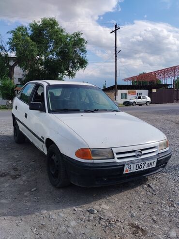 автомобил фит: Opel Astra: 1991 г., 1.8 л, Механика, Бензин, Хэтчбэк