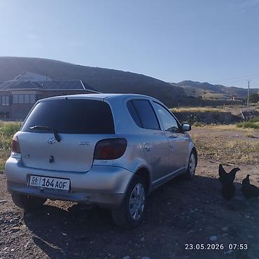 Продажа авто: Toyota Yaris: 2002 г., 1.3 л, Механика, Бензин, Хэтчбэк — 4