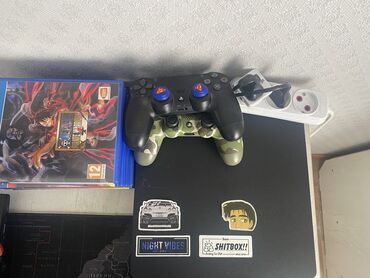 PS4 (Sony PlayStation 4): Продаю PS4 slim на 500 гб в комплекте два джойстика со всеми шнурами и
