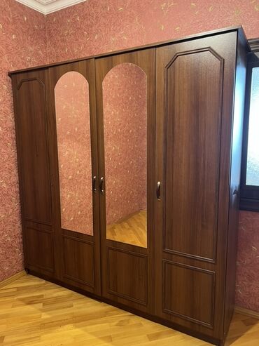 Çarpayılar: Açılan, 4 qapılı Düz dolab, Şifonyer, Rusiya