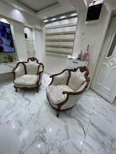 Stilske garniture: Garnitura za dnevnu sobu – klasični barokni stil u dobrom stanju - — 5