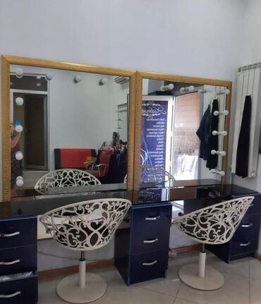 Sifarişlə manikür masaları: Gözəllik salonları və vizaj studiyaları üçün peşəkar vizaj/saç ustası — 4