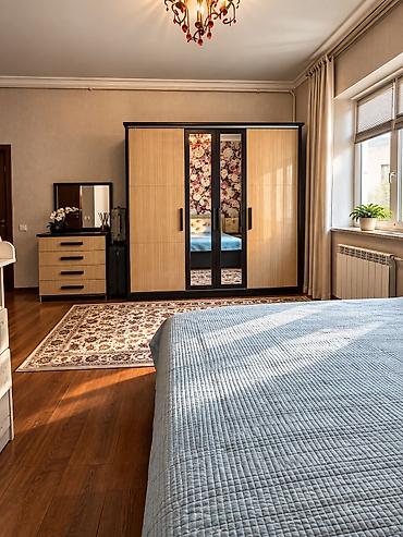 Долгосрочная аренда домов: 300 м², 6 комнат и более — 17