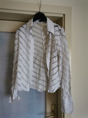 ralph lauren polo majice: Bela košulja veličina l 400rsd, siva majica veličina s200rsd, bela