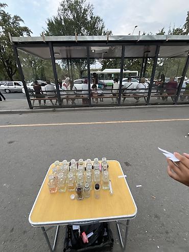 порфюмерия: Крч продаем парфюмы приходите будем до 22:30 Чуй проспект, остановка — 2