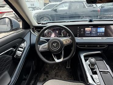 Voyah: Voyah : 2022 г., 1.5 л, Гибрид, Кроссовер — 6