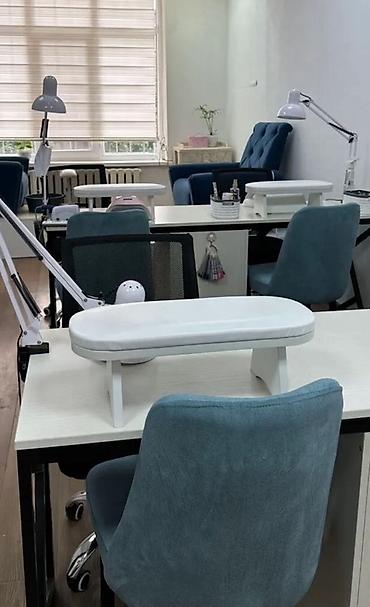 Подставка для рук мастера маникюра - Эргономичная мягкая подушка на at lalafo.kg Подставка для рук мастера маникюра - Эргономичная мягкая подушка на