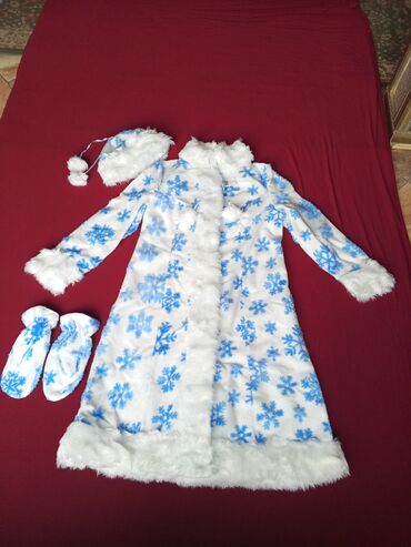 Карнавальные костюмы: Аренда комплект 5000сом. Цена на продажу 10000 сом. Костюм Деда Мороза — 8