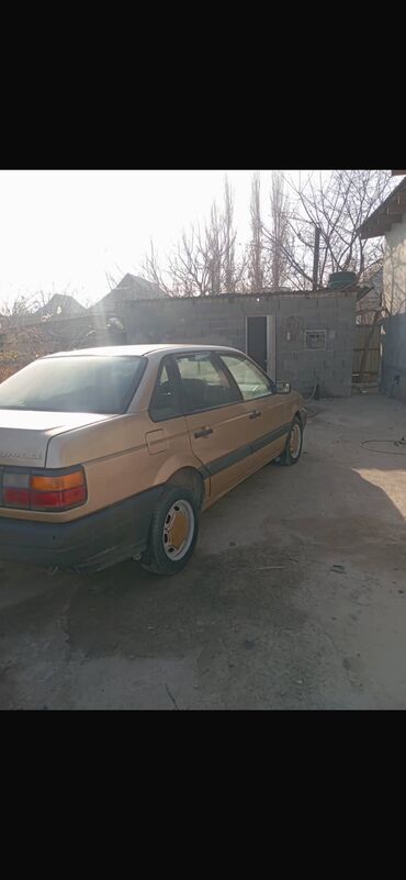 Volkswagen: Volkswagen Passat: 1990 г., 1.8 л, Механика, Бензин, Седан — 7