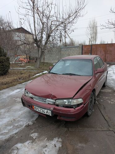 Mazda: Mazda 626: 1986 г., 2 л, Механика, Бензин, Седан