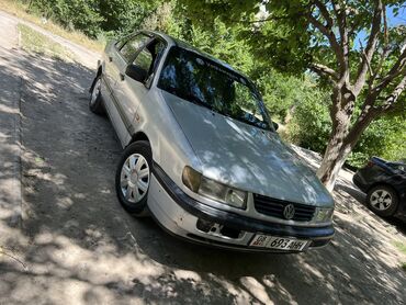 авто фотон: Volkswagen Passat: 1994 г., 1.8 л, Механика, Газ, Седан