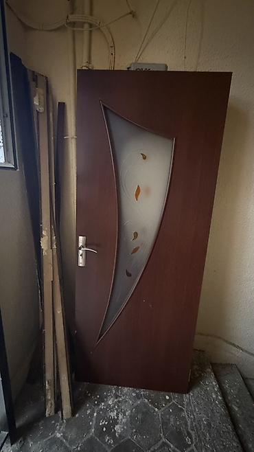 Qapılar və aksessuarlar: 3qapı(xırda deffektləri var) MDF interyer qapısı – şüşəli dizayn - — 5