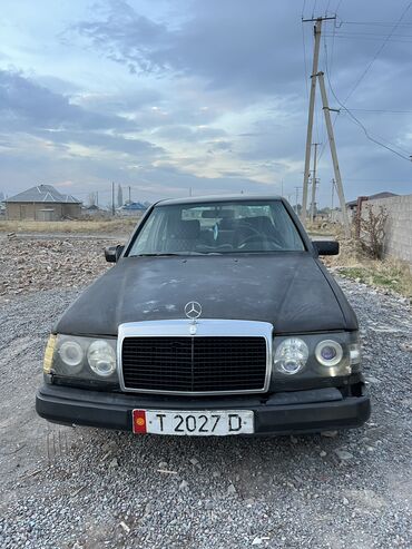 шильдик мерс: Mercedes-Benz W124: 1989 г., 2.3 л, Механика, Бензин, Седан