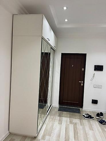 Mebel: Aynalı sürgülü dolab - Rəng: ağ korpus, gümüş çərçivəli güzgülü — 3