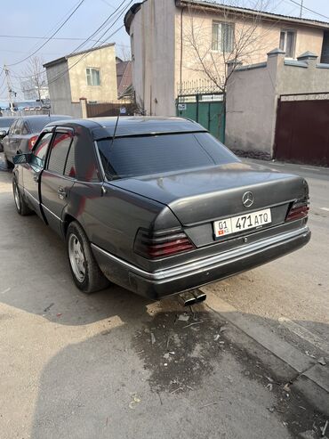 Mercedes-Benz: Mercedes-Benz W124: 1988 г., 2.3 л, Механика, Бензин, Седан