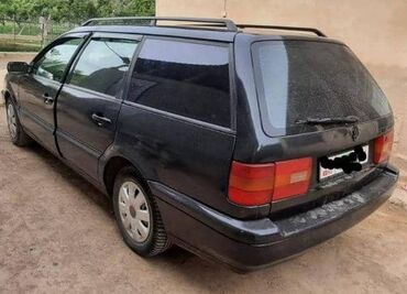 машина вкуп: Volkswagen Passat: 1994 г., 2 л, Механика, Бензин, Универсал
