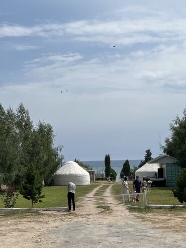 дом ж м көлмө: Коттедж, Бостери, Коргоодогу аймак, Унаа токтотуучу жай, унаа туруучу жай