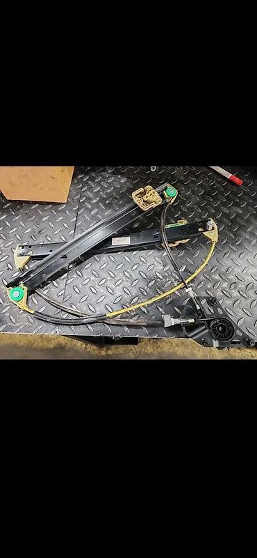 baterijski: AUDI Q3 DELOVI PODIZAC STAKLA PREDNJIN8U0837462 | Audi a1  a3 a4 a5 — 2