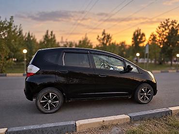 fit shuttle: Honda Fit: 2009 г., 1.4 л, Робот, Бензин, Хэтчбэк — 5