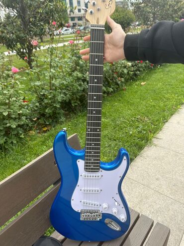 Elektro gitaralar: Elektron gitara, 6 sim, Yeni, Ünvandan götürmə