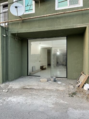 баку аренда квартир: Bu ticarət obyekti geniş və çoxfunksiyalı sahə təklif edir, müxtəlif