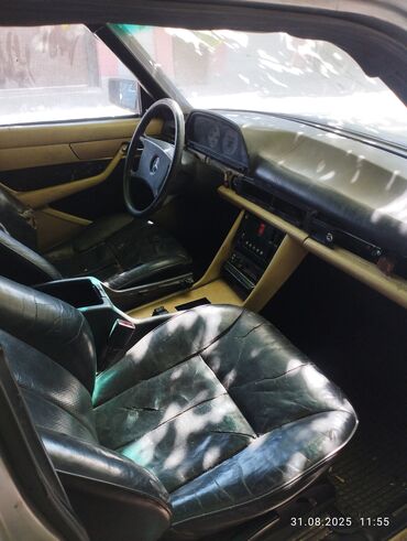 Mercedes-Benz: Mercedes-Benz : 1984 г., Механика, Седан — 7