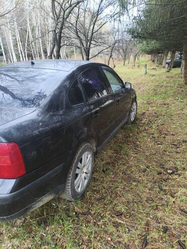 Volkswagen: Volkswagen Passat: 2000 г., 2.3 л, Механика, Бензин, Седан