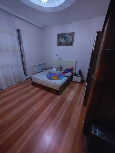 Masa və oturacaq dəstləri: Kirayə 4 otaq 2 mərtəbə 500azn

- Masazir — 5