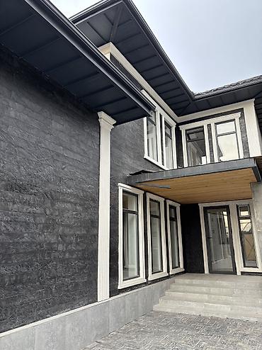 планировка дома: 6 комнат и более, 170 м², 33 соток, Бишкек, Арча-Бешик ж/м Собственник — 2