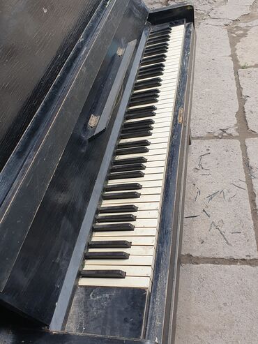гитара токмок: Пианино белорусс !
Отдам за символическую цену!