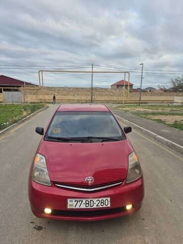 Toyota: Toyota Prius: 1.5 l | 2007 il Sedan — 1