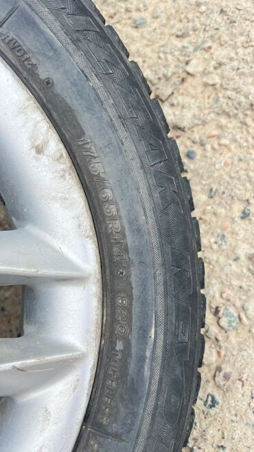 Шиналар жана дисктер: Комплект из зимних шин Maxxis с размером 175/65 R14 на литых дисках