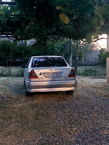 mercedes oturacaqları: Mercedes-Benz 220: 2.2 l | 1995 il Sedan — 9