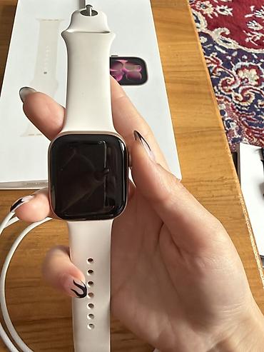 Apple Watch: Apple Watch Series 11, 42 мм, Rose Gold, ремешок Light Blush, GPS — 4