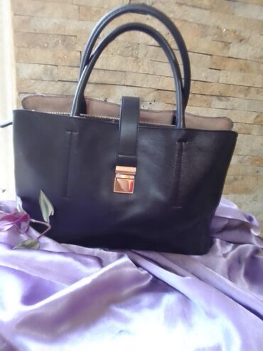 bolero crni: Handbags