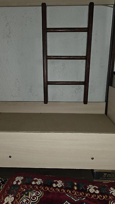 bunk bed: Двухъярусная кровать из ЛДСП и массива дерева — 2