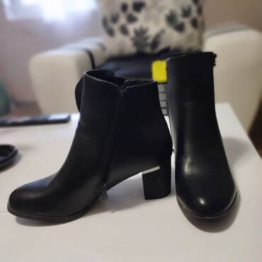 metro poluduboke cizme: Ankle boots, 41