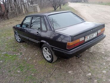 Audi 80: 1984 г., 2 л, Механика, Бензин, Седан