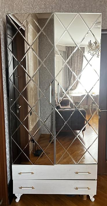 2 qapili dolablar: Güzgülü qarderob şkafı - Ön hissə: tamboy güzgü panelləri üzərində — 1