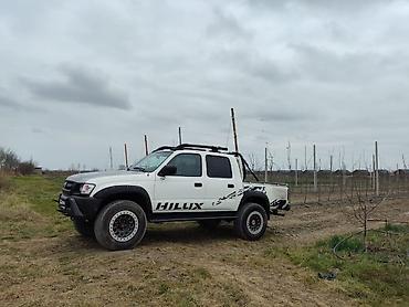 Toyota: Toyota Hilux pikap - Kuzov: ağ rəng, 4 qapı, iki kabin (Double Cab) — 6
