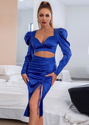 синее вечернее платье: Вечернее платье, Коктейльное, Короткая модель, Атлас, С рукавами, M (EU 38), L (EU 40)