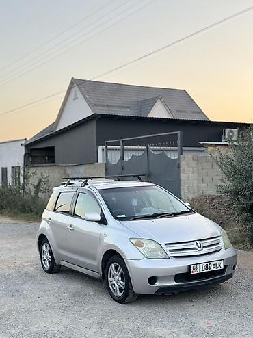 Toyota Ist: 2002 г., 1.3 л, Автомат, Бензин, Хэтчбэк
