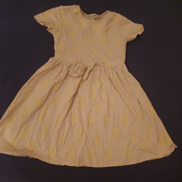 Haljine: Haljine vekicine 122 minni je 116 i njena cena je 500 din — 4