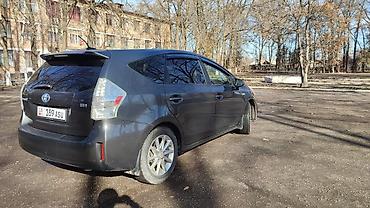 Toyota: Toyota Prius: 2012 г., Гибрид, Универсал — 4