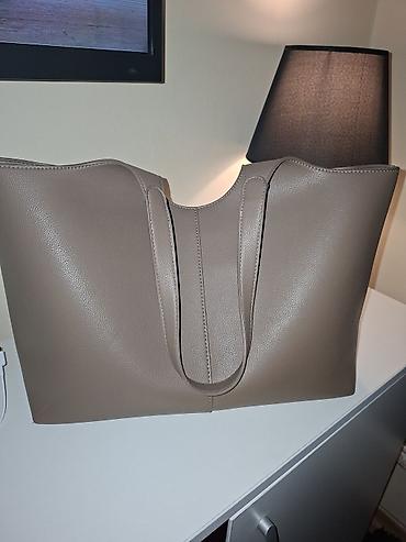 Velika ženska tote torba – siva/bež (taupe) boja - Materijal