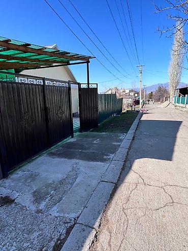 Продажа коттеджей и домов: Продаю дом 5 комнат, с ремонтом 100 кв. м, в центре г. Орловка. Уч — 5