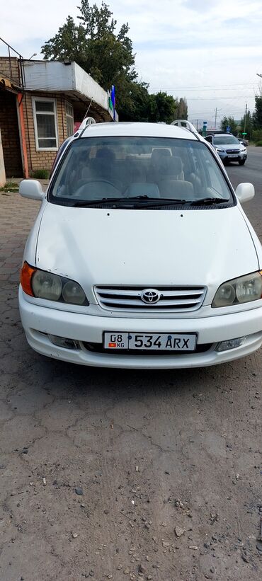 шыны на трактор: Toyota Ipsum: 2000 г., 2 л, Автомат, Бензин, Минивэн