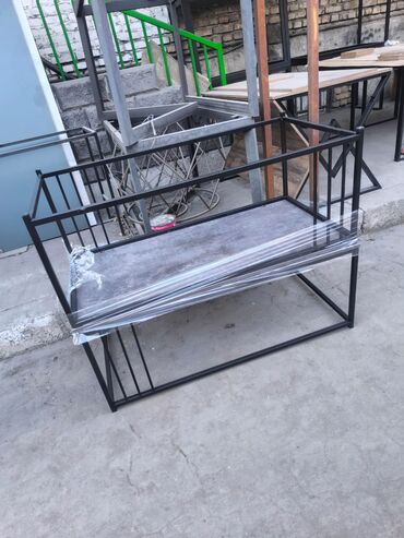 Офисные столы: Офисный стол, Нерегулируемый, цвет - Черный, Прямоугольный, ЛДСП — 28